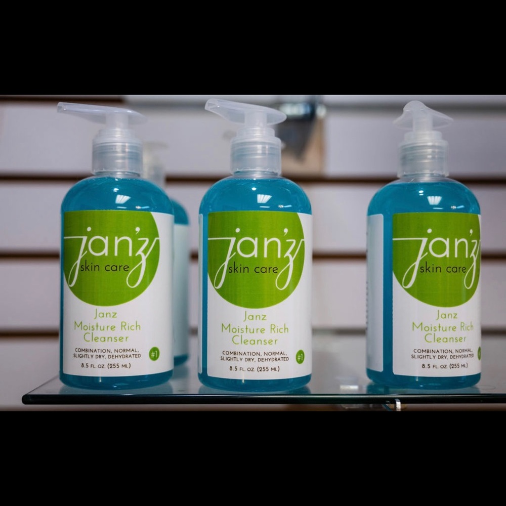 Janz Moisture Rich Cleanser